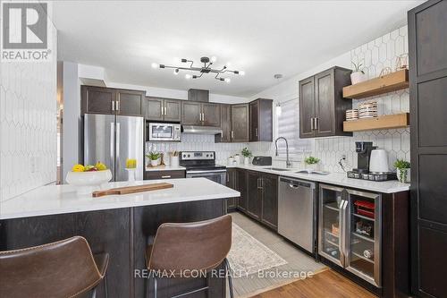 361 Sienna Crescent, Kitchener, ON - Indoor Photo Showing Kitchen