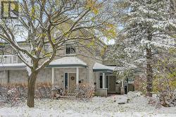 112 ROBSON COURT  Ottawa, ON K2K 2W1