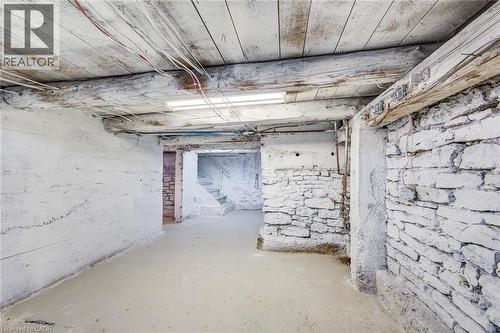 1331 King Street E, Cambridge, ON - Indoor Photo Showing Garage