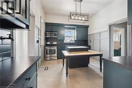 31 Todd Street, Cambridge, ON - Indoor Photo Showing Kitchen
