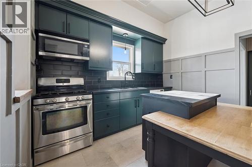 31 Todd Street, Cambridge, ON - Indoor Photo Showing Kitchen