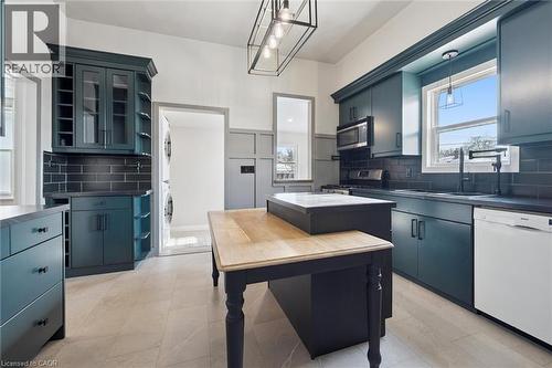 31 Todd Street, Cambridge, ON - Indoor Photo Showing Kitchen