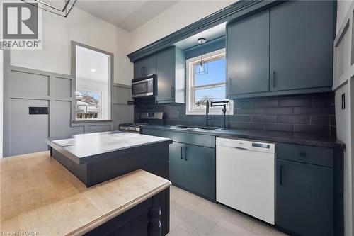 31 Todd Street, Cambridge, ON - Indoor Photo Showing Kitchen