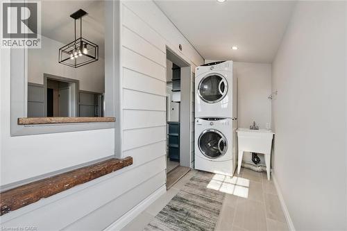 31 Todd Street, Cambridge, ON - Indoor Photo Showing Laundry Room