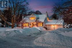 4 ELSTREE ROAD  Toronto, ON M9A 3Z1