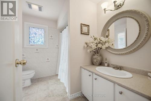6330 Lorca Crescent, Mississauga, ON - Indoor Photo Showing Bathroom