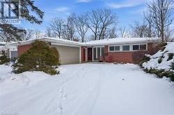 97 ROBINHOOD Drive  Dundas, ON L9H 4G2