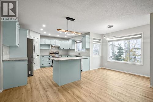 104 Cove Crescent  Chestermere, AB T1X 5J1