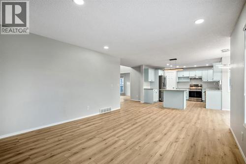 104 Cove Crescent, Chestermere, AB - Indoor Photo Showing Kitchen