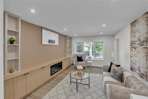 241 Campbell Street, Winnipeg, MB - Indoor Photo Showing Living Room With Fireplace