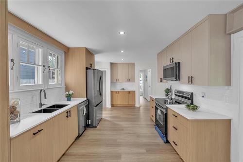 241 Campbell Street, Winnipeg, MB - Indoor Photo Showing Kitchen With Stainless Steel Kitchen With Double Sink With Upgraded Kitchen