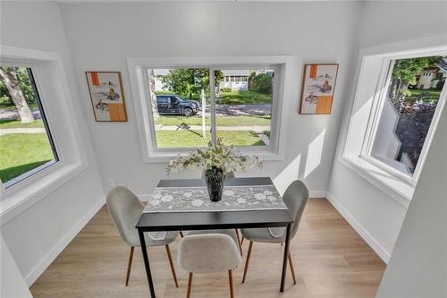 241 Campbell Street, Winnipeg, MB - Indoor Photo Showing Dining Room