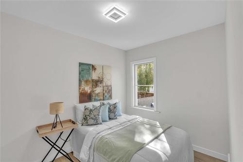 241 Campbell Street, Winnipeg, MB - Indoor Photo Showing Bedroom