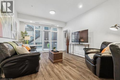 16 Concord Place Unit# 150, Grimsby, ON - Indoor Photo Showing Living Room