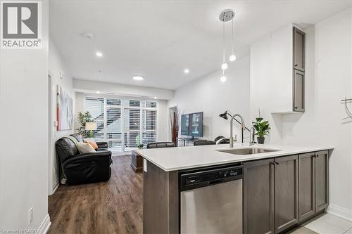 16 Concord Place Unit# 150, Grimsby, ON - Indoor Photo Showing Kitchen