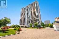 306 - 2180 MARINE DRIVE  Oakville, ON L6L 5V2