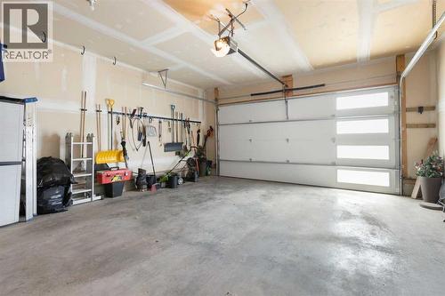 164 Hillcrest Boulevard, Strathmore, AB - Indoor Photo Showing Garage