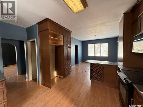 304 3Rd Avenue Sw, Eston, SK - Indoor