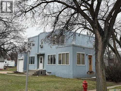 304 3Rd Avenue Sw, Eston, SK - Outdoor