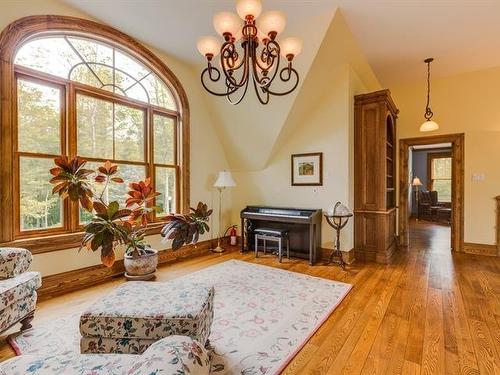 Mezzanine - 199 Ch. Du Mont-Écho, Lac-Brome, QC - Indoor Photo Showing Living Room