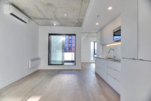 Living Room - 210-2660 Rue Ontario E., Montréal (Ville-Marie), QC - Indoor