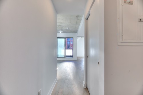 Mud Room - 210-2660 Rue Ontario E., Montréal (Ville-Marie), QC - Indoor Photo Showing Other Room