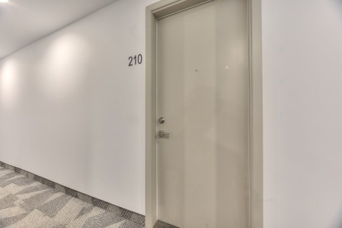 Front of Structure - 210-2660 Rue Ontario E., Montréal (Ville-Marie), QC - Indoor Photo Showing Other Room