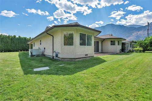 3-3038 Orchard Drive, Keremeos, BC - Outdoor