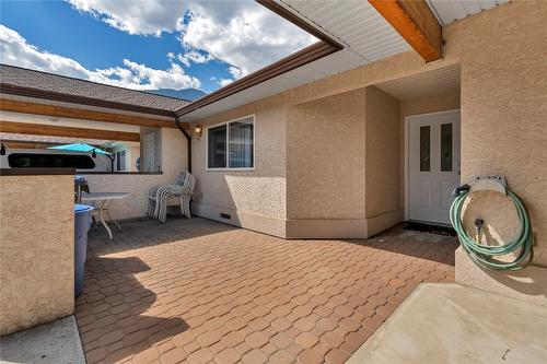 3-3038 Orchard Drive, Keremeos, BC - Outdoor With Exterior