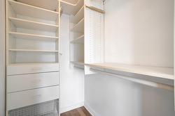 Walk-in closet - 