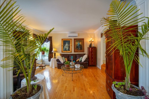 Living Room - 10625 Boul. Des Mille-Îles, Laval (Saint-François), QC - Indoor