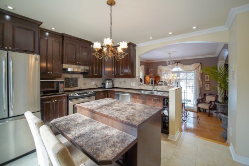 Kitchen - 10625 Boul. Des Mille-Îles, Laval (Saint-François), QC - Indoor Photo Showing Kitchen With Upgraded Kitchen