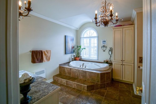 Bathroom - 10625 Boul. Des Mille-Îles, Laval (Saint-François), QC - Indoor Photo Showing Bathroom