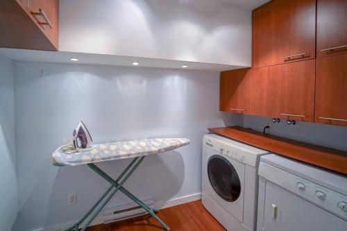 Laundry - 10625 Boul. Des Mille-Îles, Laval (Saint-François), QC - Indoor Photo Showing Laundry Room