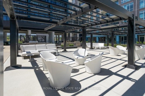 150-16 Concord Place, Grimsby, ON - Outdoor