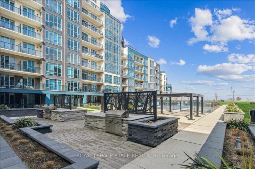 150-16 Concord Place, Grimsby, ON - Outdoor
