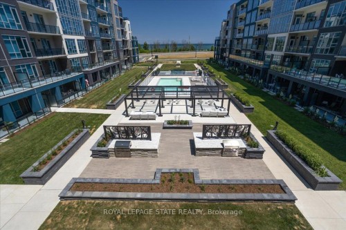 150-16 Concord Place, Grimsby, ON - Outdoor