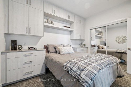 150-16 Concord Place, Grimsby, ON - Indoor Photo Showing Bedroom