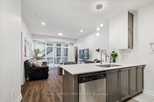 150-16 Concord Place, Grimsby, ON - Indoor Photo Showing Kitchen