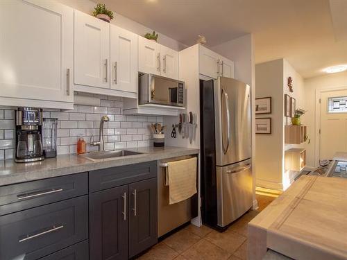 1013 Warsaw Ave, Winnipeg, MB 