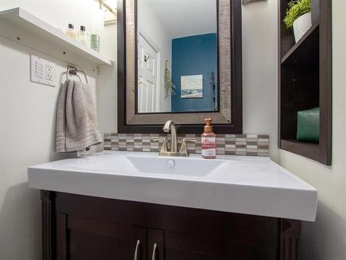 1013 Warsaw Ave, Winnipeg, MB 