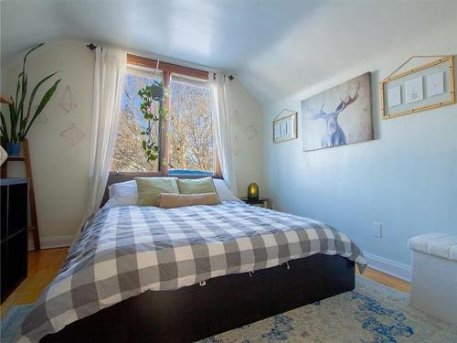 1013 Warsaw Ave, Winnipeg, MB 