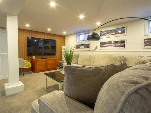 1013 Warsaw Ave, Winnipeg, MB 