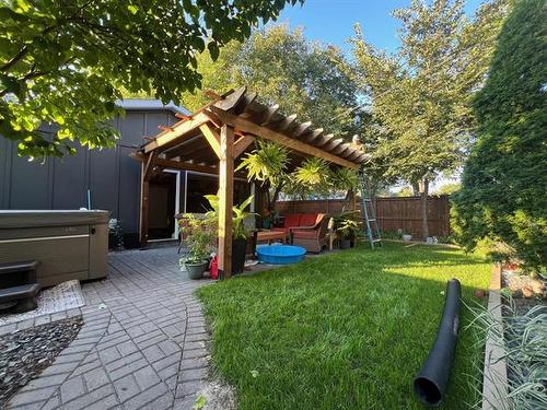 1013 Warsaw Ave, Winnipeg, MB 