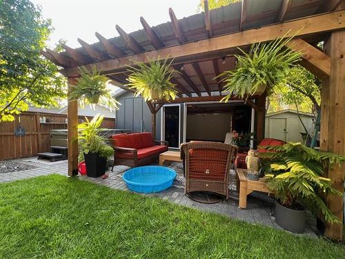 1013 Warsaw Ave, Winnipeg, MB 