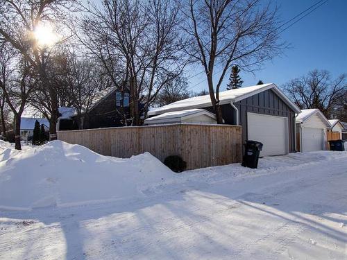 1013 Warsaw Ave, Winnipeg, MB 