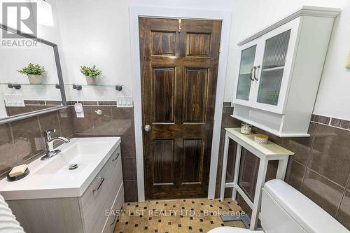608 Copper Cliff Road, Neebing, ON - Indoor Photo Showing Bathroom