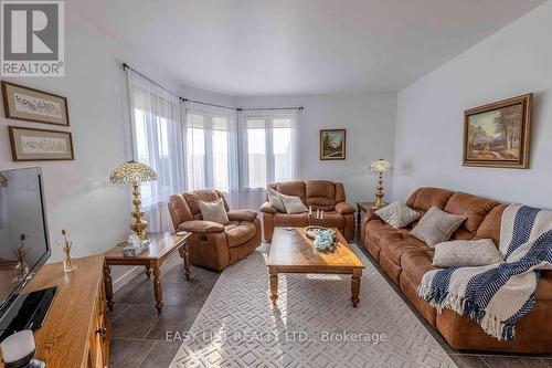 608 Copper Cliff Road, Neebing, ON - Indoor Photo Showing Living Room