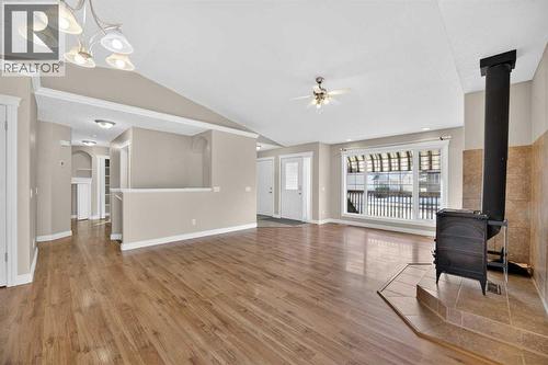 31 Valarosa Drive, Didsbury, AB - Indoor