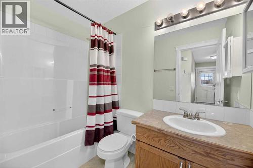 31 Valarosa Drive, Didsbury, AB - Indoor Photo Showing Bathroom